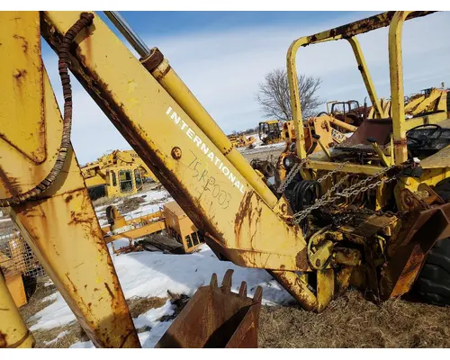 International 2500B Equip Boom