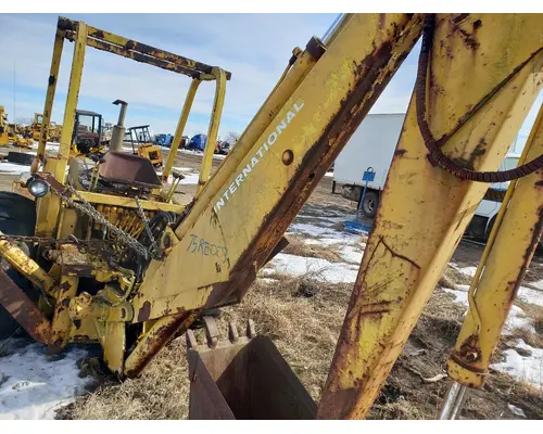 International 2500B Equip Boom