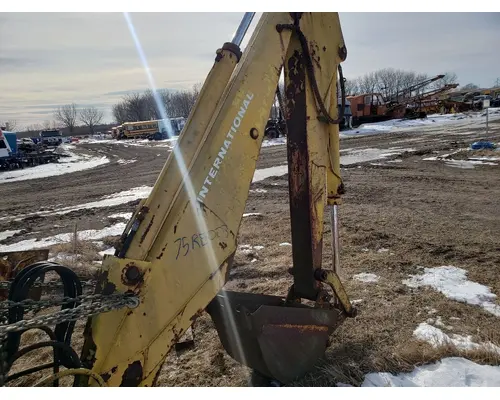 International 2500B Equip Boom