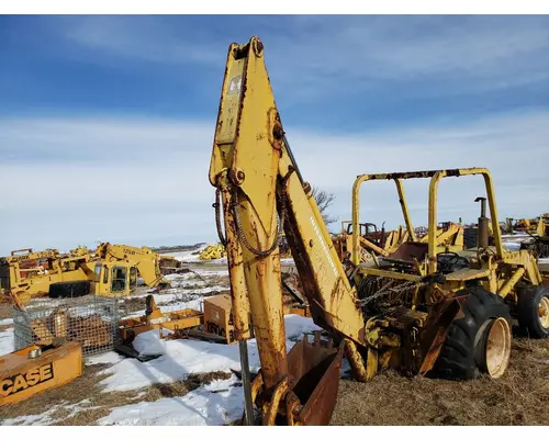 International 2500B Equip Boom