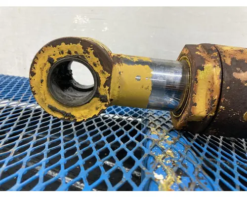 International 2500B Equip Hydraulic Cylinder