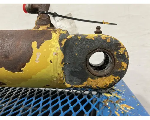International 2500B Equip Hydraulic Cylinder