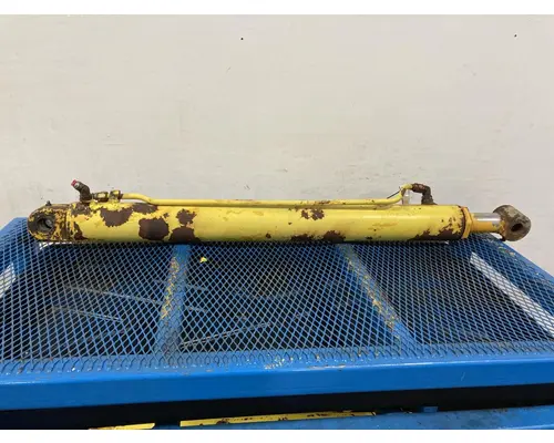 International 2500B Equip Hydraulic Cylinder