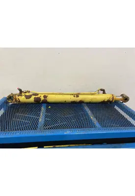International 2500B Equip Hydraulic Cylinder