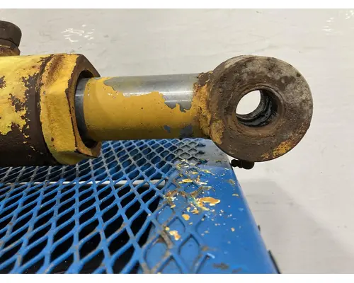 International 2500B Equip Hydraulic Cylinder