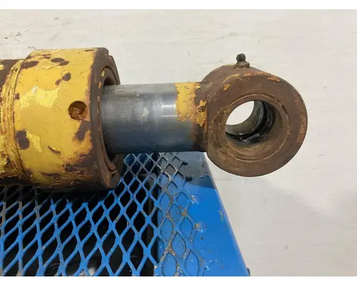 International 2500B Equip Hydraulic Cylinder