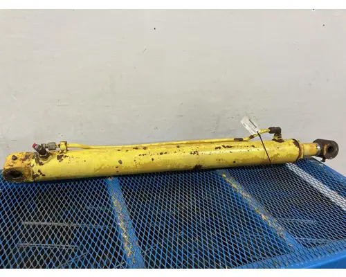International 2500B Equip Hydraulic Cylinder