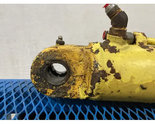 International 2500B Equip Hydraulic Cylinder