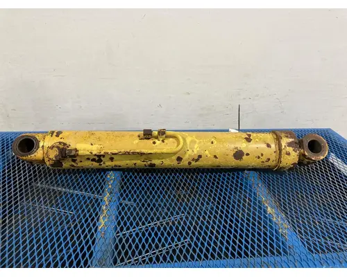 International 2500B Equip Hydraulic Cylinder