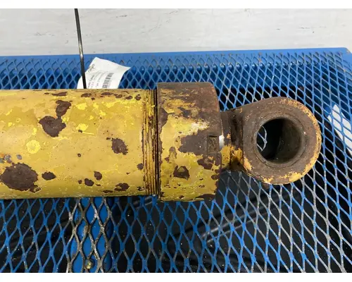 International 2500B Equip Hydraulic Cylinder