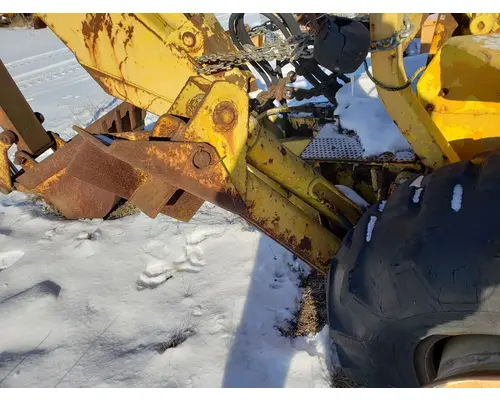 International 2500B Equip Outrigger