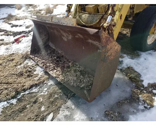 International 2500B Equipment (Mounted)