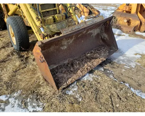 International 2500B Equipment (Mounted)