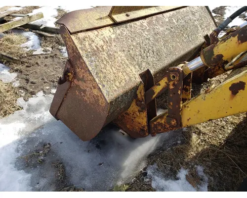 International 2500B Equipment (Mounted)