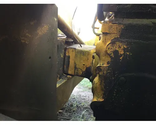 International 2504 Equip Axle