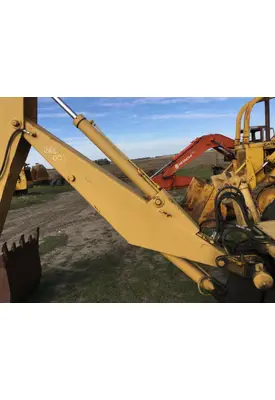International 2504 Equip Boom
