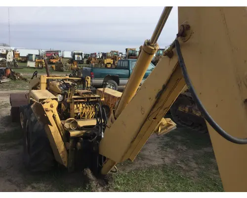 International 2504 Equip Boom