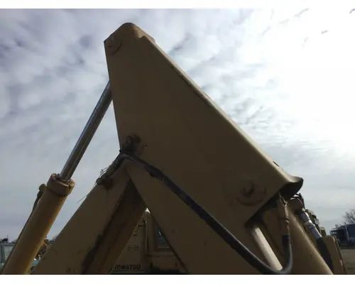 International 2504 Equip Boom