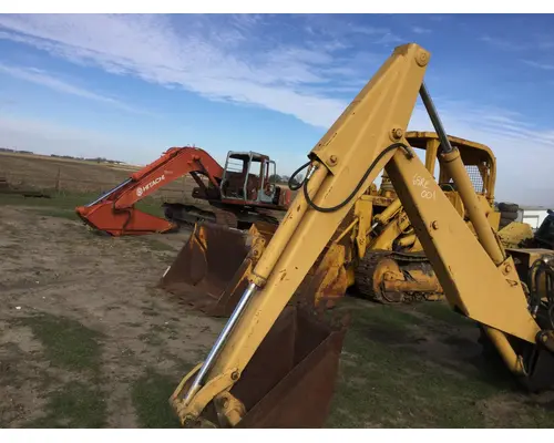 International 2504 Equip Boom