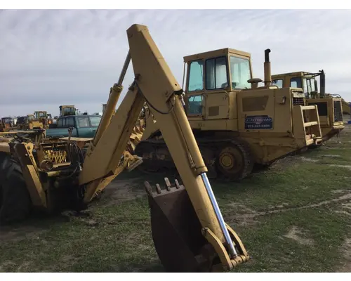 International 2504 Equip Boom