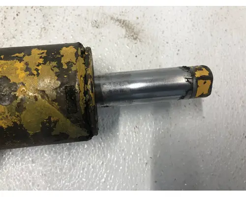 International 2504 Equip Hydraulic Cylinder