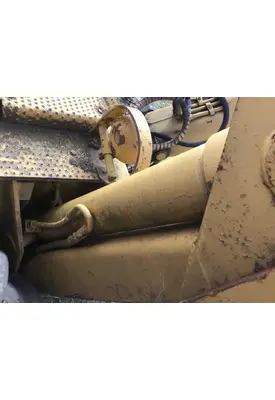 International 2504 Equip Hydraulic Cylinder