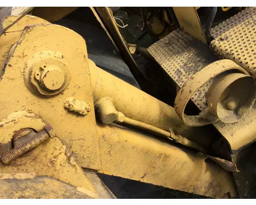 International 2504 Equip Hydraulic Cylinder