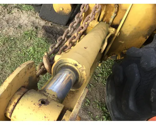 International 2504 Equip Hydraulic Cylinder