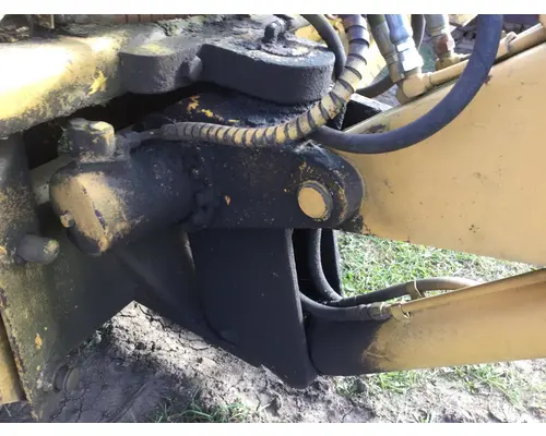 International 2504 Equip Hydraulic Cylinder