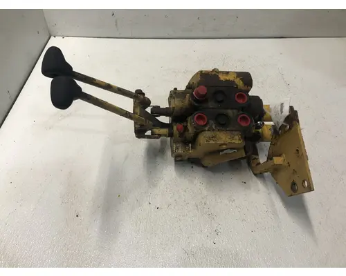 International 2504 Equip Hydraulic Valve