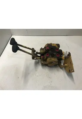International 2504 Equip Hydraulic Valve
