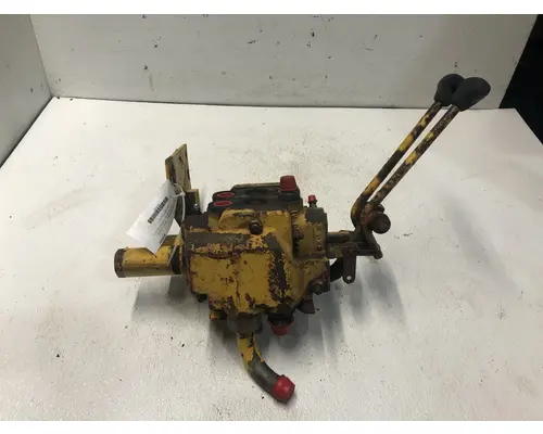 International 2504 Equip Hydraulic Valve