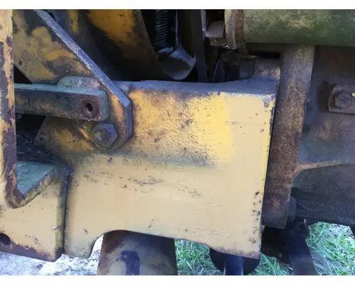 International 2504 Equip Pump Mount  Coupler