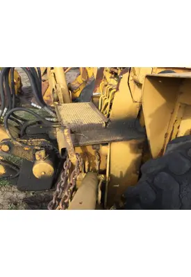 International 2504 Equipment (Mounted)