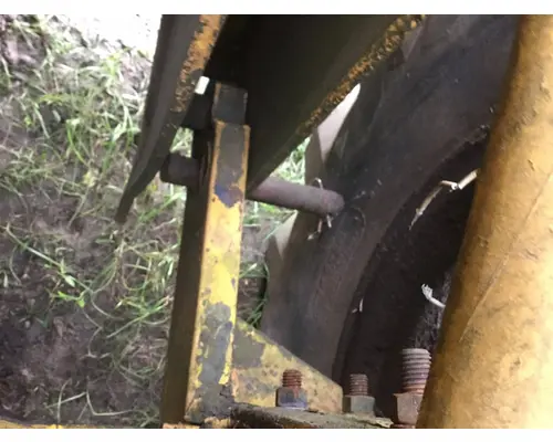 International 2504 Equipment (Mounted)