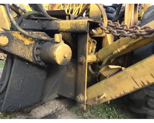 International 2504 Equipment (Mounted)