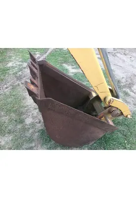 International 2504 Equipment (Mounted)