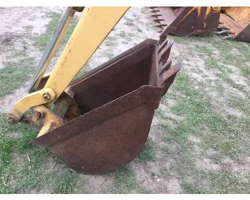 International 2504 Equipment (Mounted)