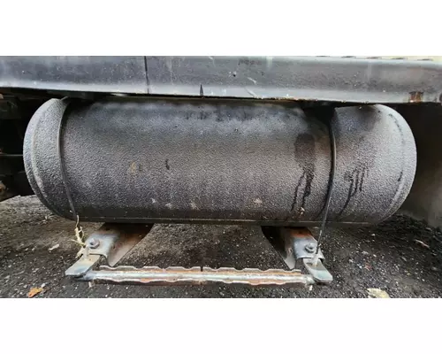 International 2574 Air Tank