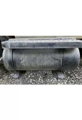 International 2574 Air Tank
