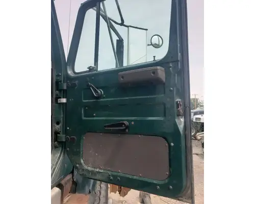 Door Assembly, Front International 2574 Caseyâs Truck Salvage World