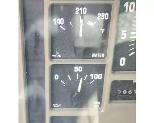 International 2574 Instrument Cluster