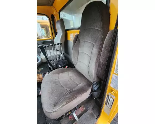 International 2574 Seat, Front