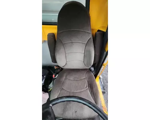 International 2574 Seat, Front