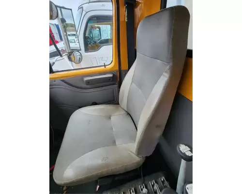 International 2574 Seat, Front