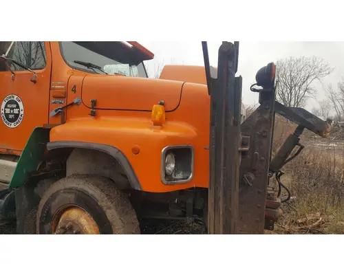 International 2674 SBA Hood