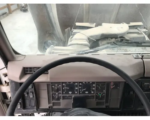 International 2674 Dash Assembly