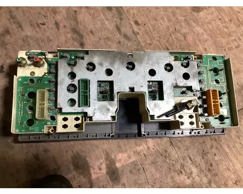 International 2674 Instrument Cluster