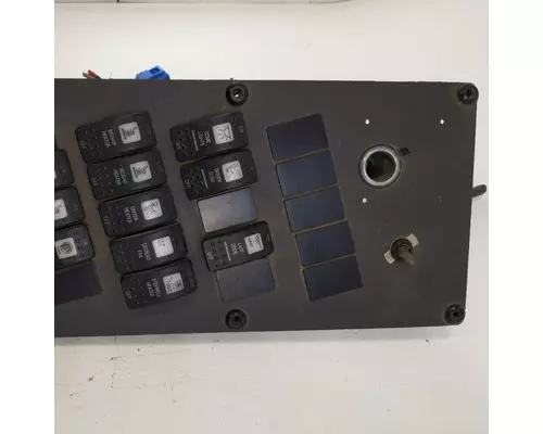 International 3000IC DashConsole Switch