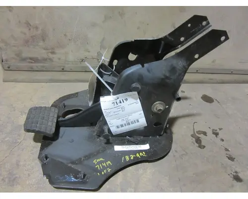 Brake / Clutch Pedal Box INTERNATIONAL 3200 Michigan Truck Parts